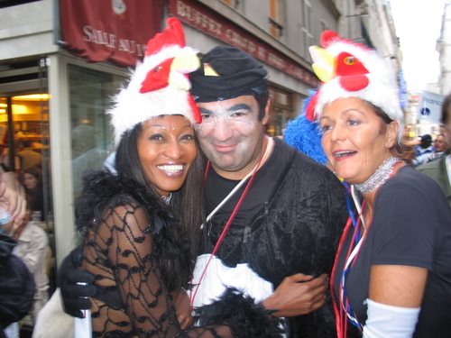 Des poules et un black